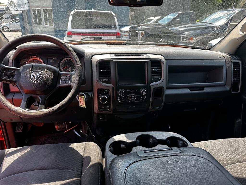 RAM 1500 Classic Express 4x4 Crew Cab 5'7" Box 2019