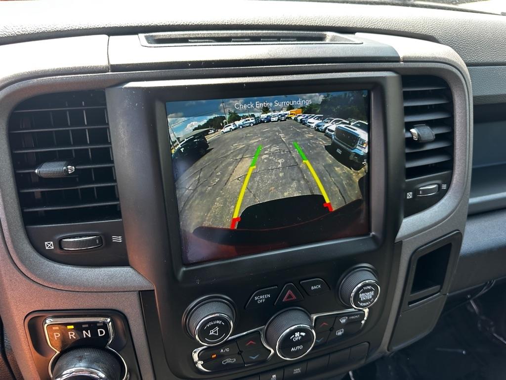 RAM 1500 Classic Express 4x4 Crew Cab 5'7" Box 2019