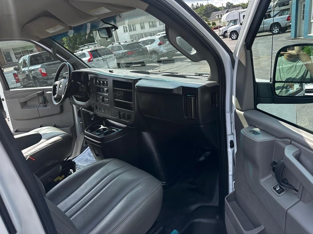 Chevrolet Express Cargo Van RWD 2500 135" 2019