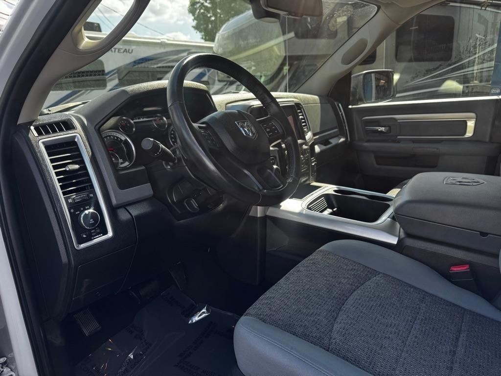 RAM 1500 Classic Warlock 4x4 Crew Cab 5'7" Box 2019