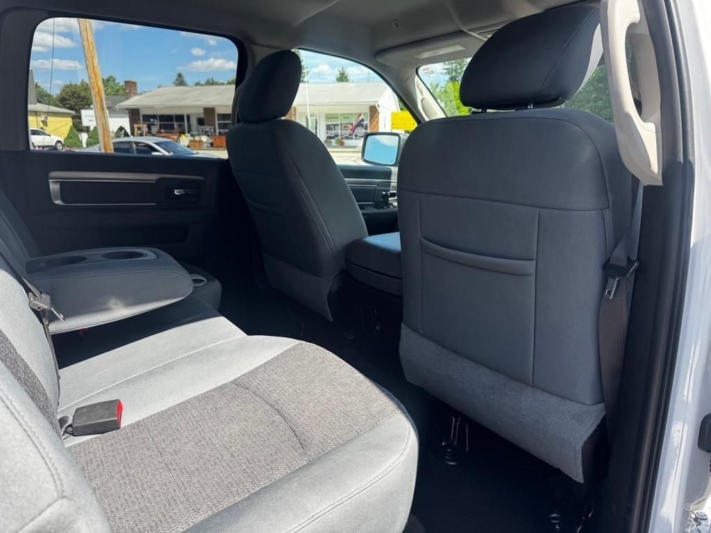 RAM 1500 Classic Warlock 4x4 Crew Cab 5'7" Box 2019