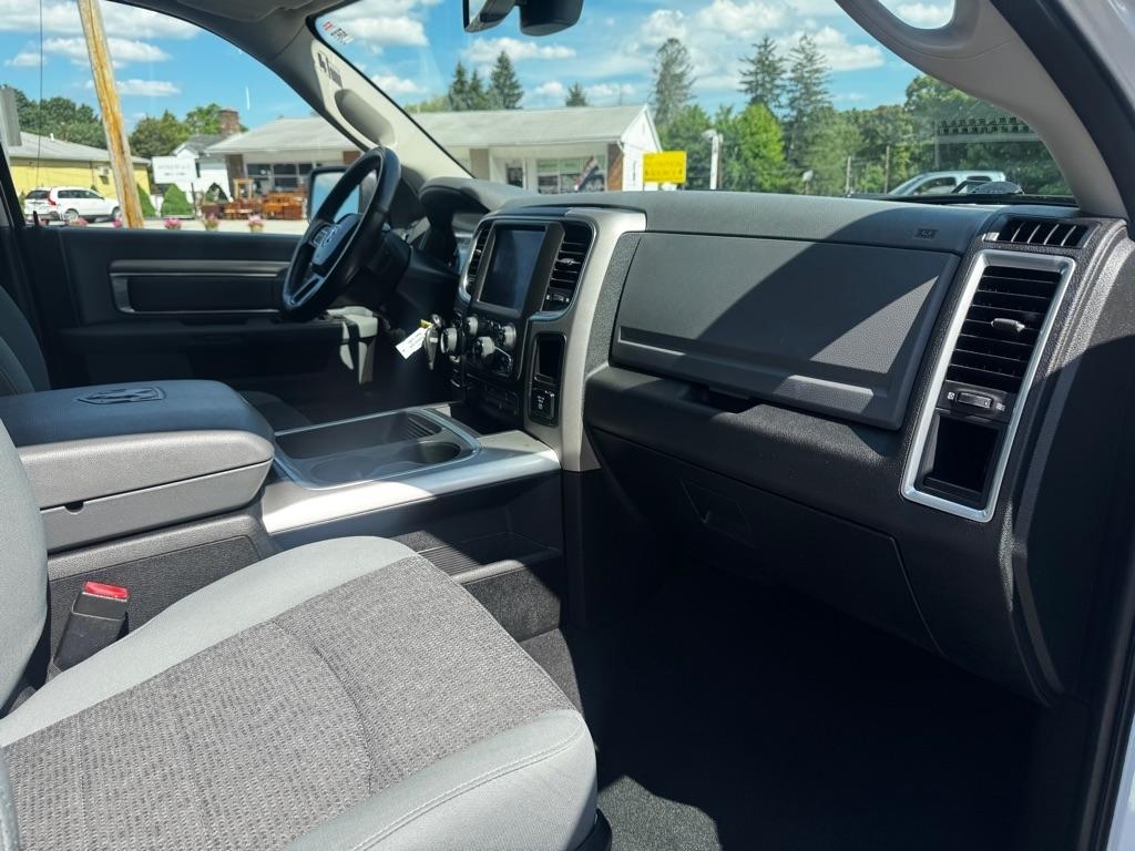 RAM 1500 Classic Warlock 4x4 Crew Cab 5'7" Box 2019