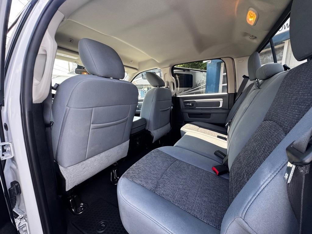 RAM 1500 Classic Warlock 4x4 Crew Cab 5'7" Box 2019