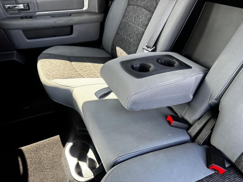 RAM 1500 Classic Warlock 4x4 Crew Cab 5'7" Box 2019