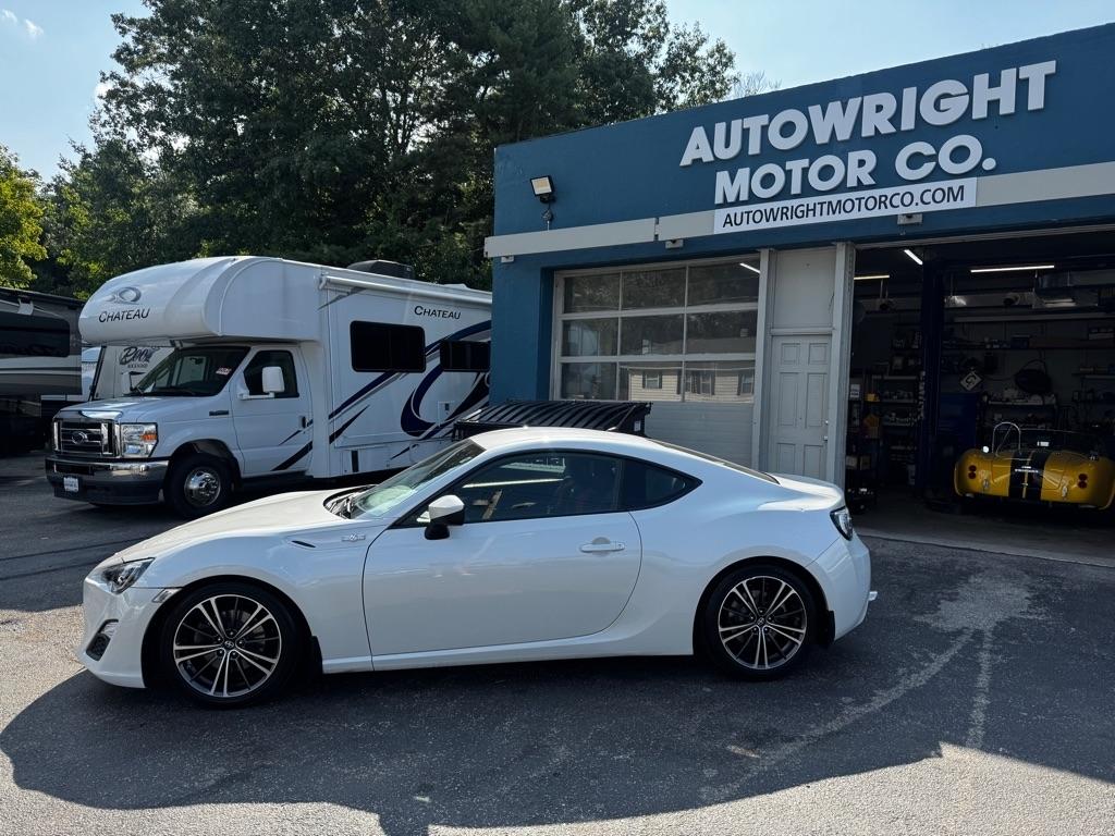 Scion FR-S 2dr Cpe Auto (Natl) 2014