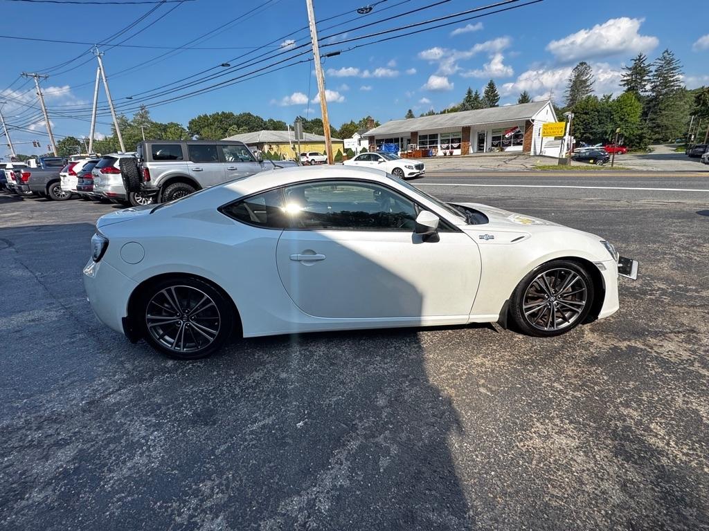 Scion FR-S 2dr Cpe Auto (Natl) 2014