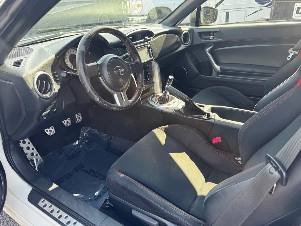 Scion FR-S 2dr Cpe Auto (Natl) 2014