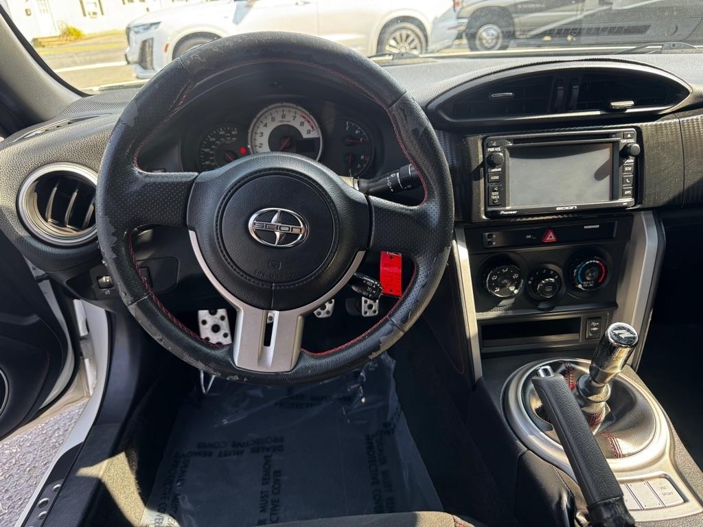 Scion FR-S 2dr Cpe Auto (Natl) 2014