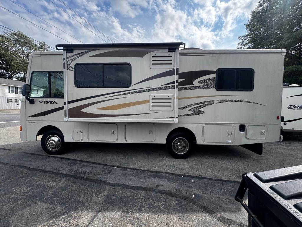 Winnebago Super Duty F-53 Motorhome Stripped Chassis 158" DRW 2014