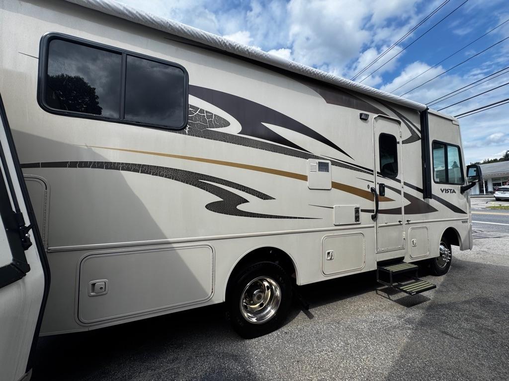 Winnebago Super Duty F-53 Motorhome Stripped Chassis 158" DRW 2014