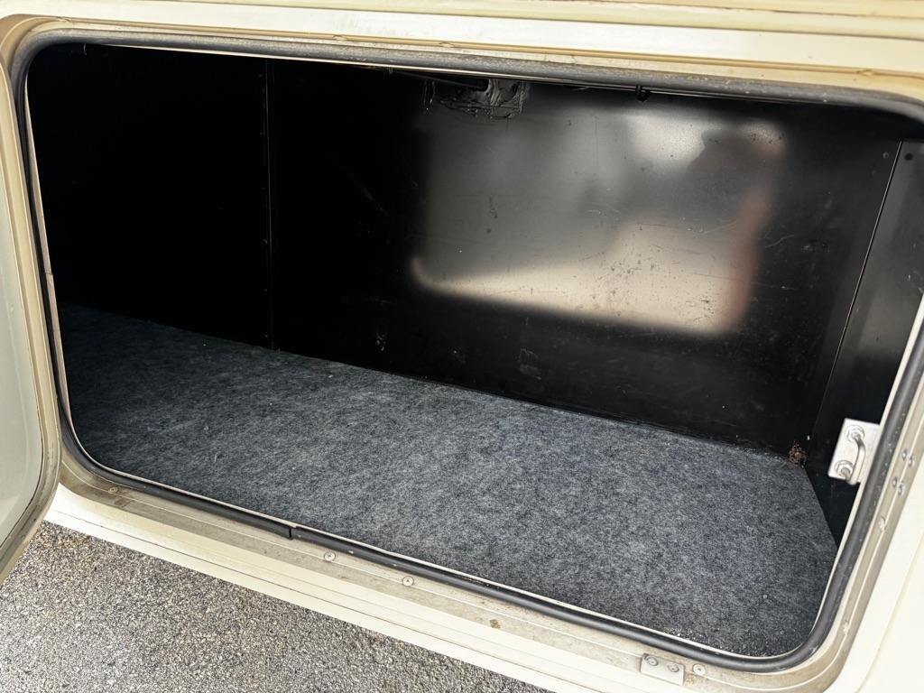 Winnebago Super Duty F-53 Motorhome Stripped Chassis 158" DRW 2014