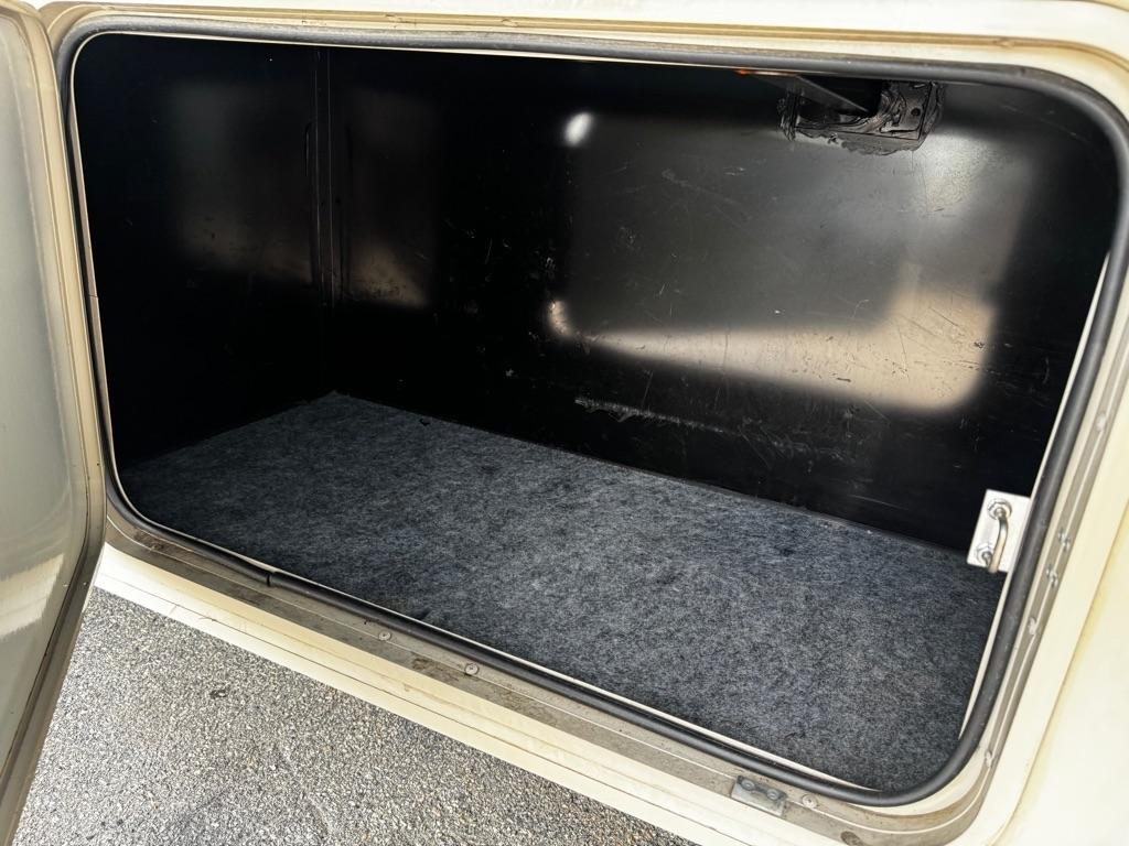 Winnebago Super Duty F-53 Motorhome Stripped Chassis 158" DRW 2014