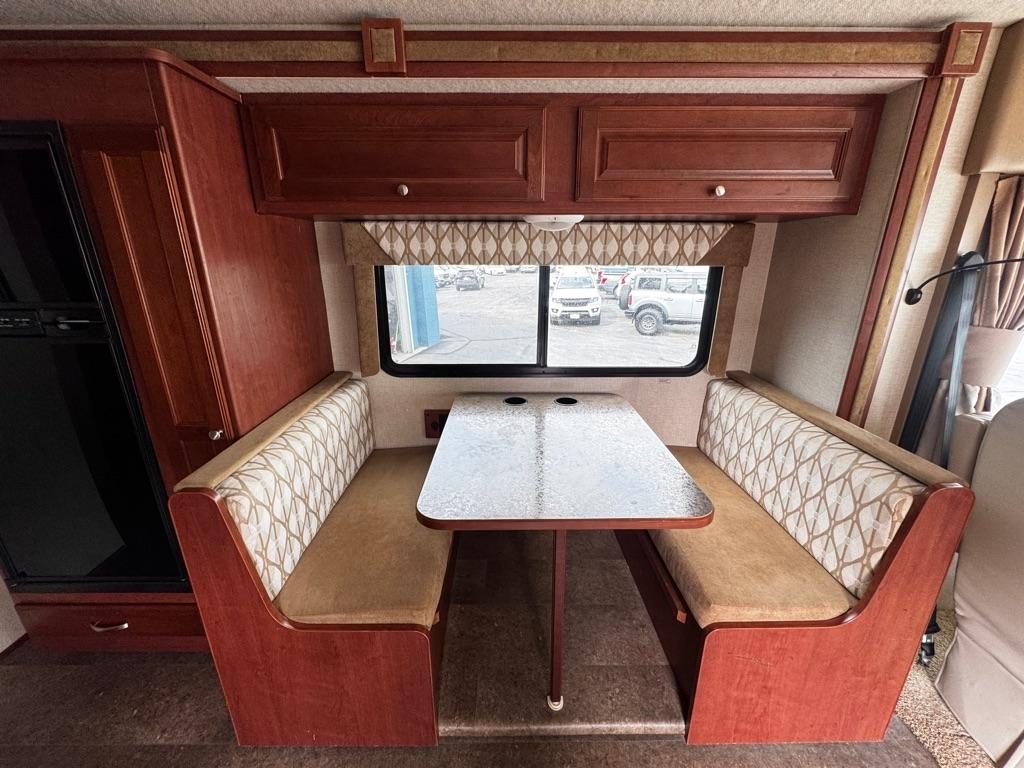 Winnebago Super Duty F-53 Motorhome Stripped Chassis 158" DRW 2014
