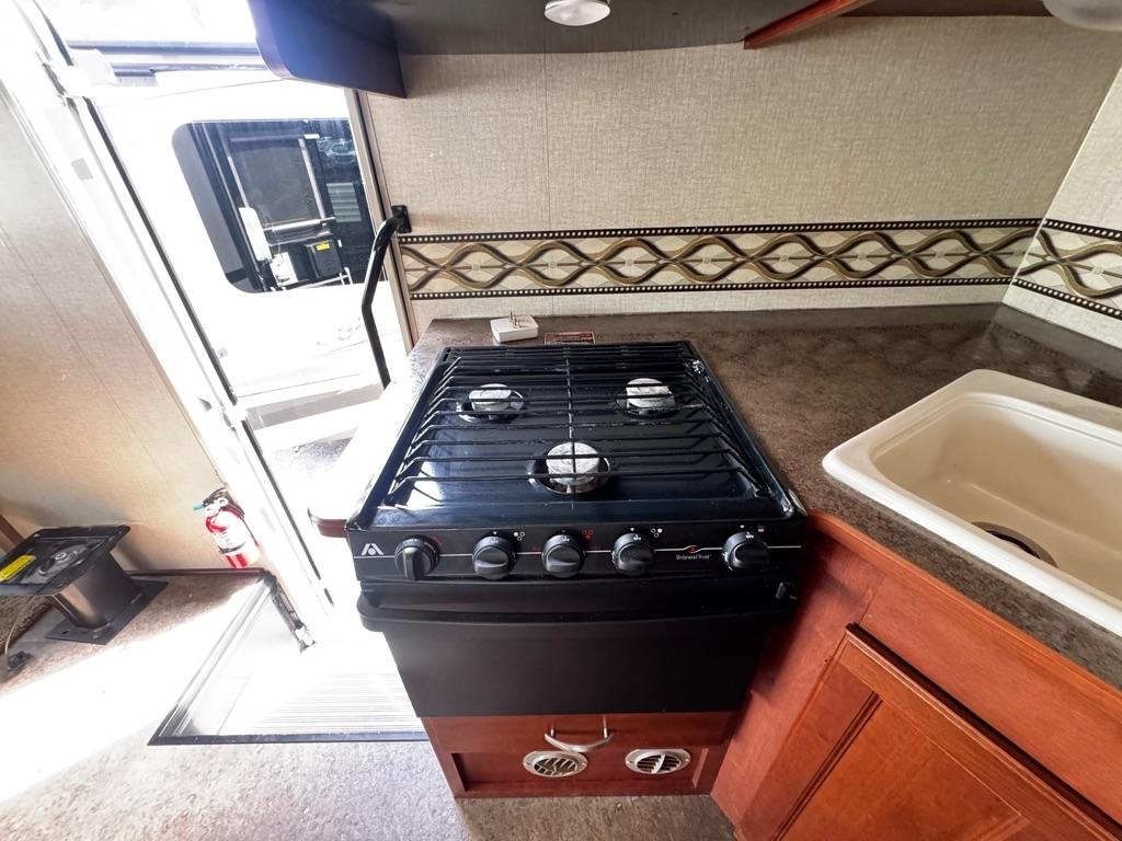Winnebago Super Duty F-53 Motorhome Stripped Chassis 158" DRW 2014