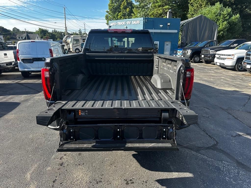 GMC Sierra 2500HD 4WD Crew Cab 159" Denali 2026