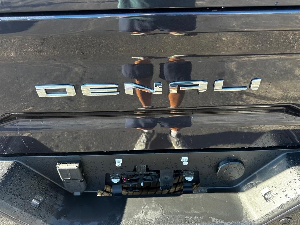 GMC Sierra 2500HD 4WD Crew Cab 159" Denali 2026