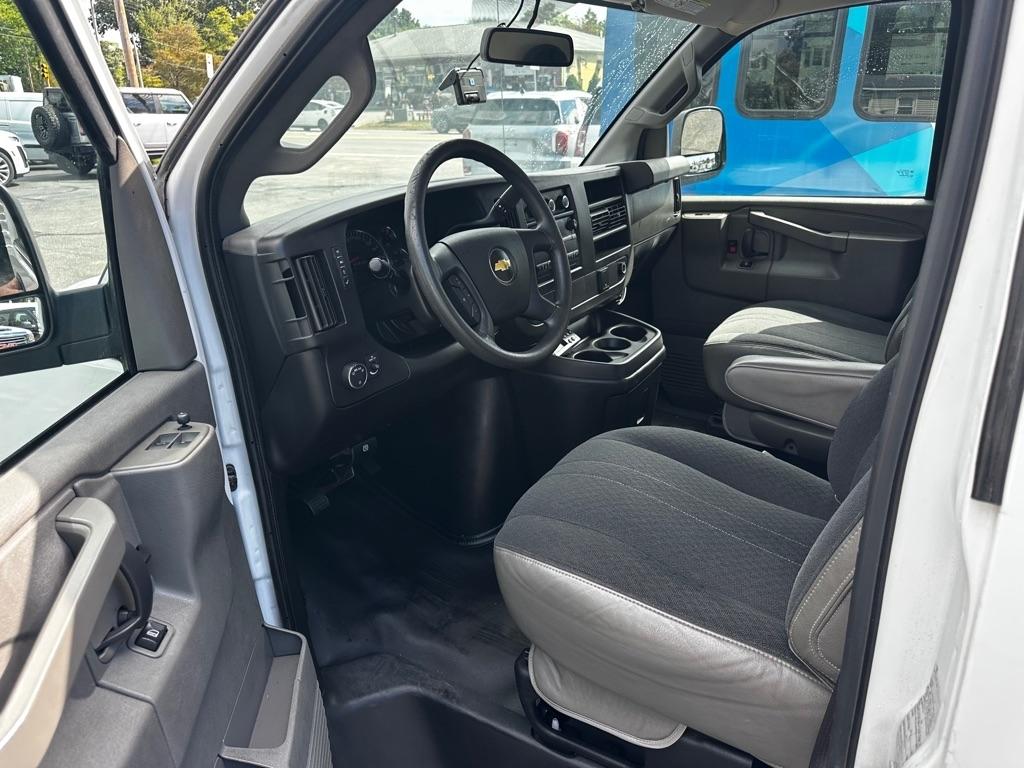 Chevrolet Express Cargo Van RWD 2500 135" 2020