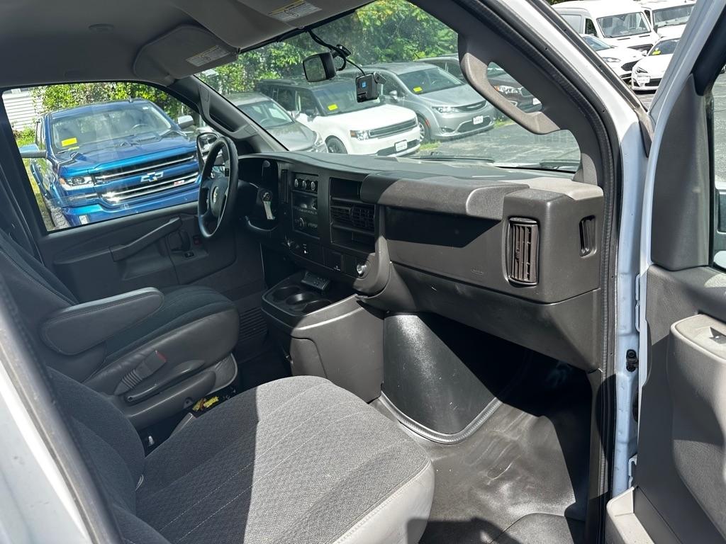 Chevrolet Express Cargo Van RWD 2500 135" 2020