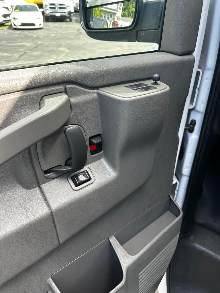 Chevrolet Express Cargo Van RWD 2500 135" 2020