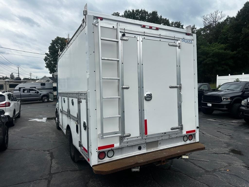 RAM 3500 Chassis Cab Tradesman 2WD Reg Cab 84" CA 167.5" WB 2017
