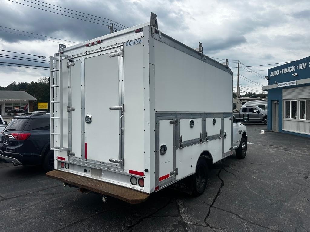 RAM 3500 Chassis Cab Tradesman 2WD Reg Cab 84" CA 167.5" WB 2017