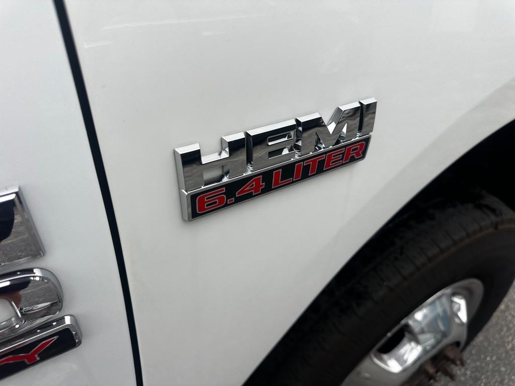 RAM 3500 Chassis Cab Tradesman 2WD Reg Cab 84" CA 167.5" WB 2017