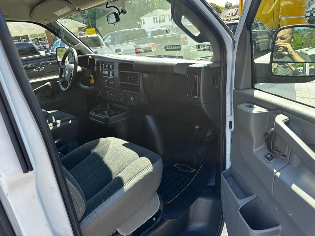 Chevrolet Express Cargo Van RWD 2500 135" 2019