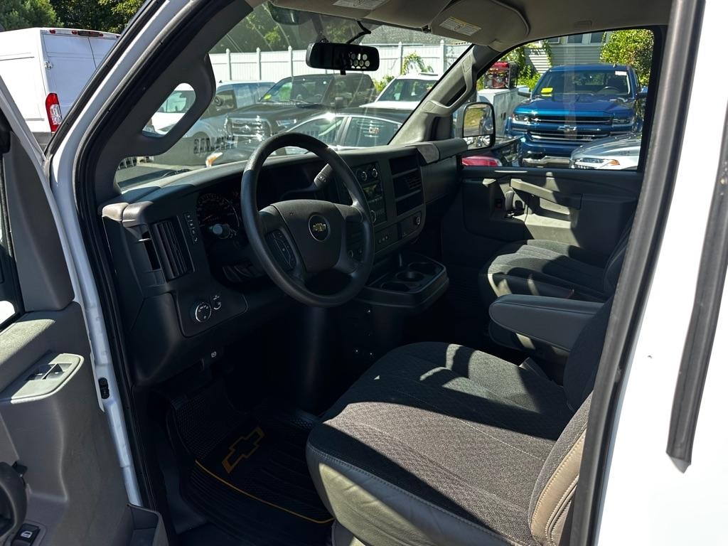 Chevrolet Express Cargo Van RWD 2500 135" 2019
