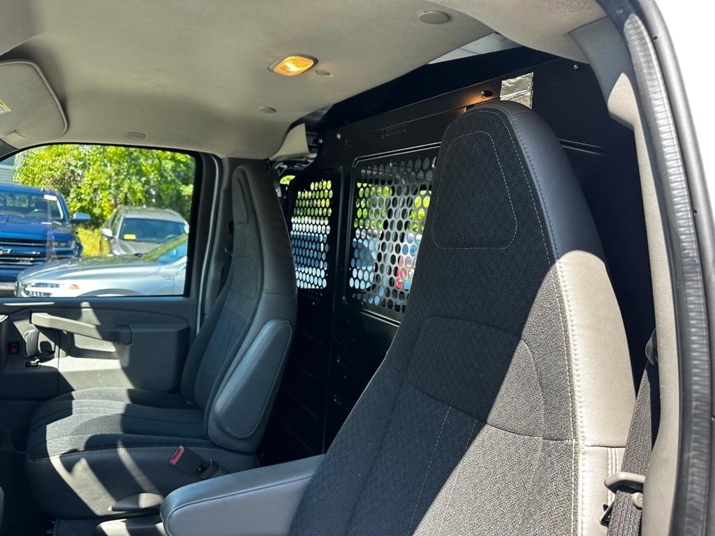 Chevrolet Express Cargo Van RWD 2500 135" 2019
