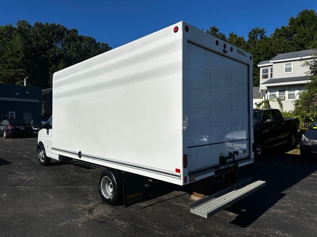 GMC Savana Commercial Cutaway 3500 Van 177" 2022