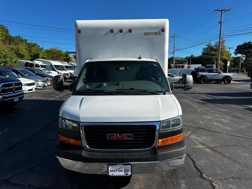GMC Savana Commercial Cutaway 3500 Van 177" 2022
