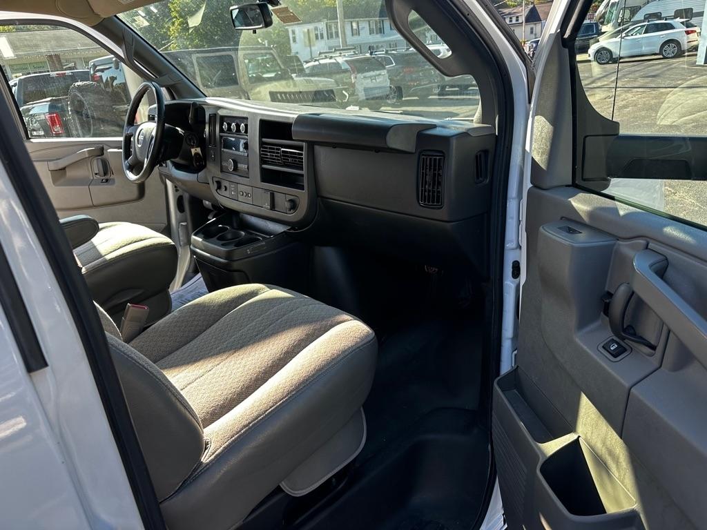 GMC Savana Commercial Cutaway 3500 Van 177" 2022