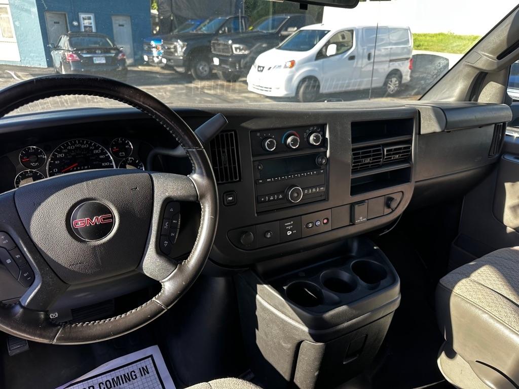GMC Savana Commercial Cutaway 3500 Van 177" 2022