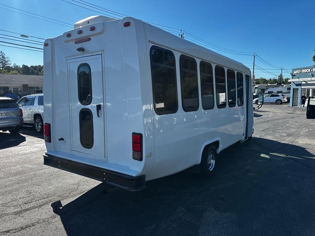 Ford E-Series Cutaway E-450 DRW 158" WB 2018