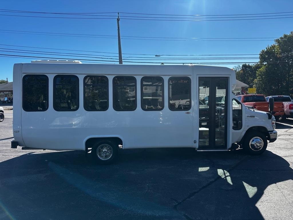 Ford E-Series Cutaway E-450 DRW 158" WB 2018