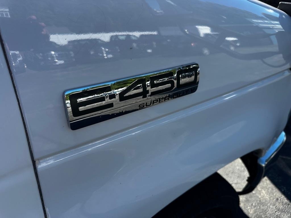Ford E-Series Cutaway E-450 DRW 158" WB 2018
