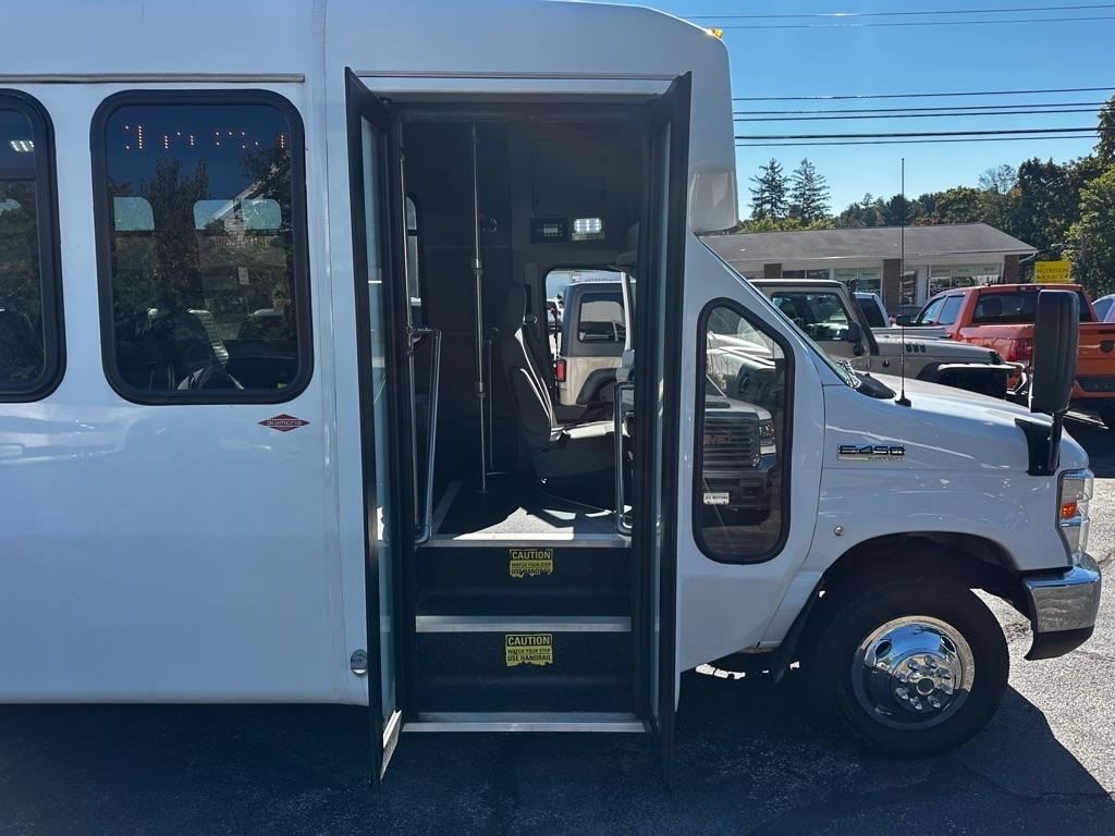 Ford E-Series Cutaway E-450 DRW 158" WB 2018