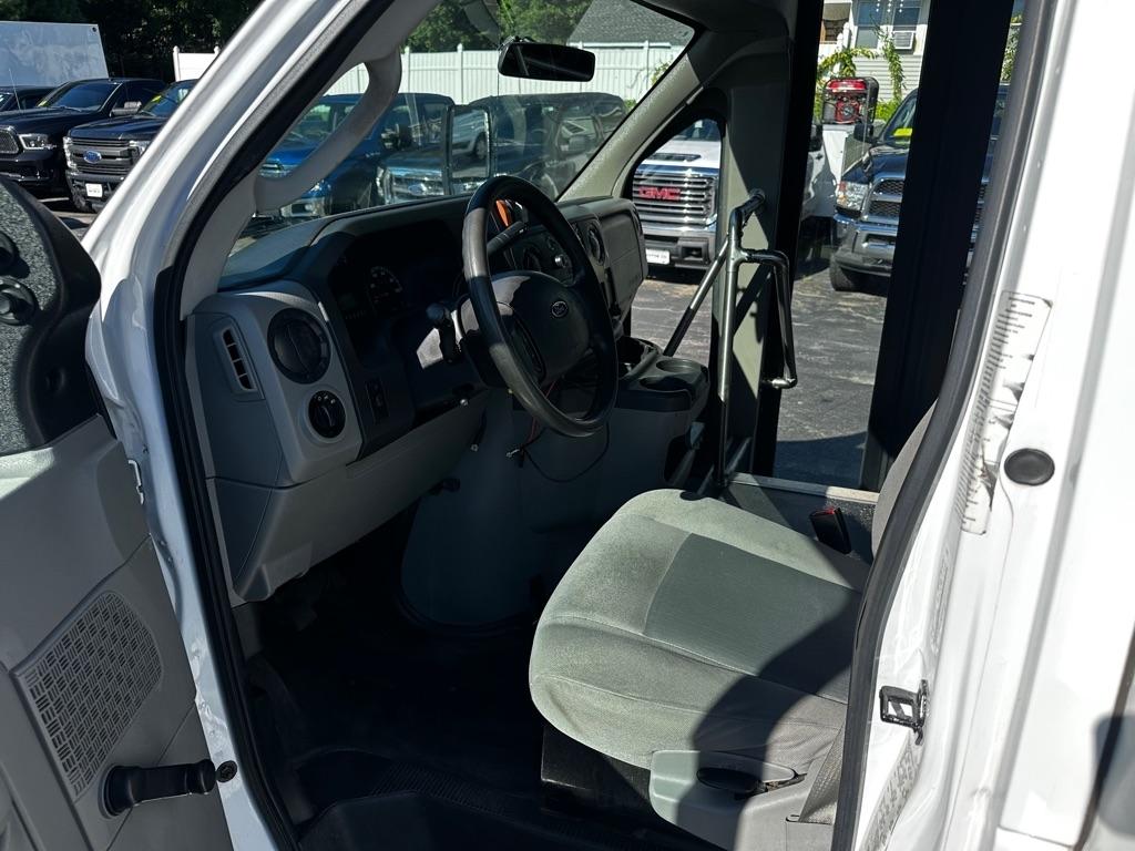 Ford E-Series Cutaway E-450 DRW 158" WB 2018