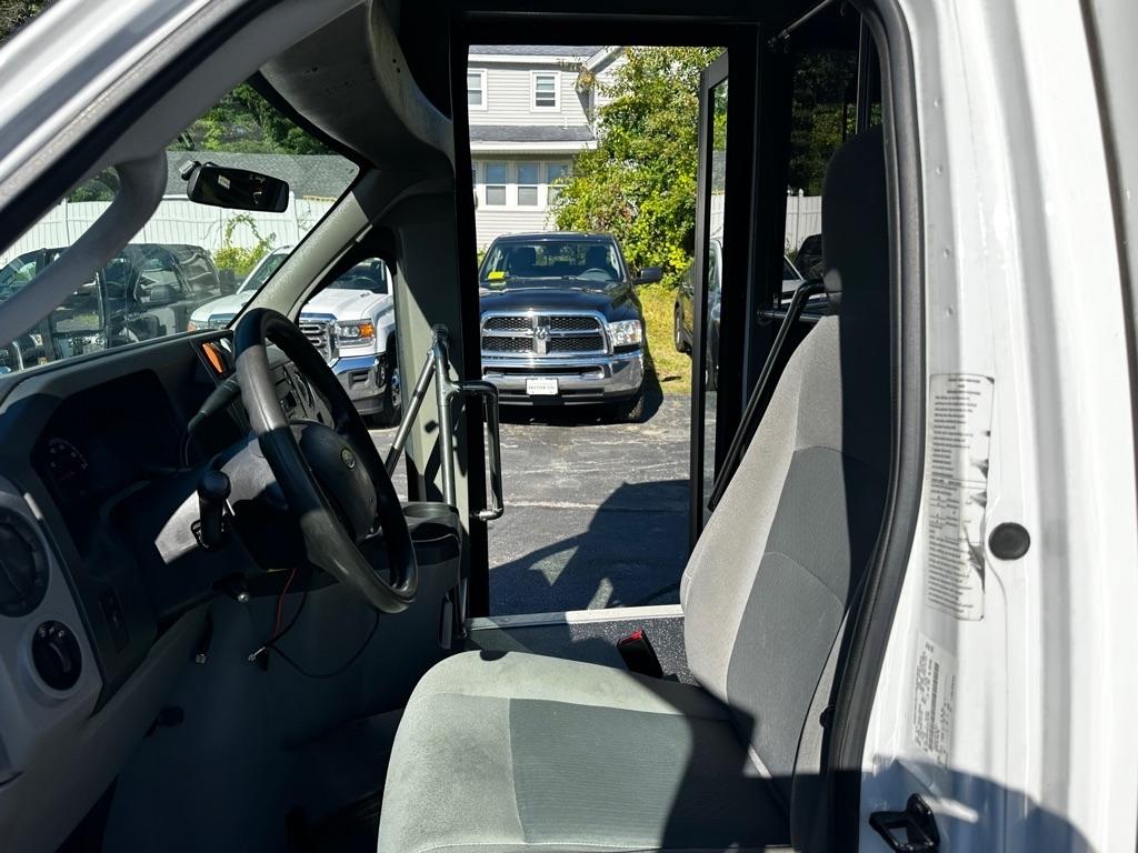 Ford E-Series Cutaway E-450 DRW 158" WB 2018