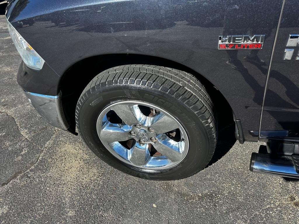 RAM 1500 Big Horn 4x4 Crew Cab 5'7" Box 2017