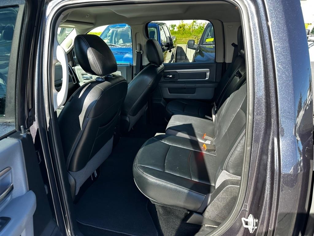 RAM 1500 Big Horn 4x4 Crew Cab 5'7" Box 2017