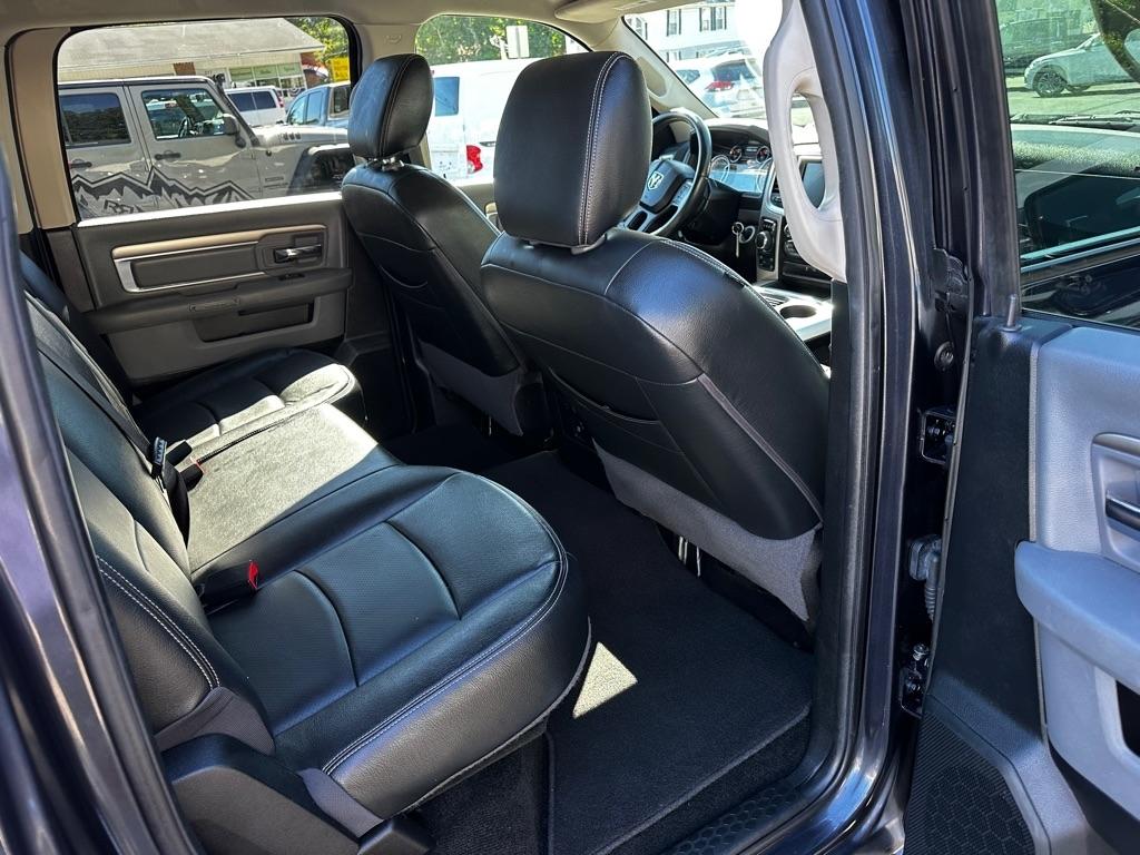 RAM 1500 Big Horn 4x4 Crew Cab 5'7" Box 2017