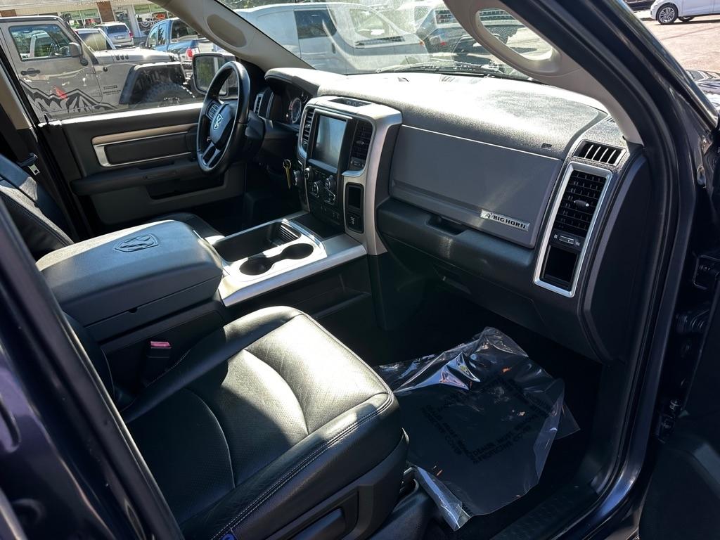 RAM 1500 Big Horn 4x4 Crew Cab 5'7" Box 2017