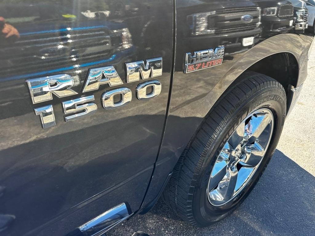RAM 1500 Big Horn 4x4 Crew Cab 5'7" Box 2017