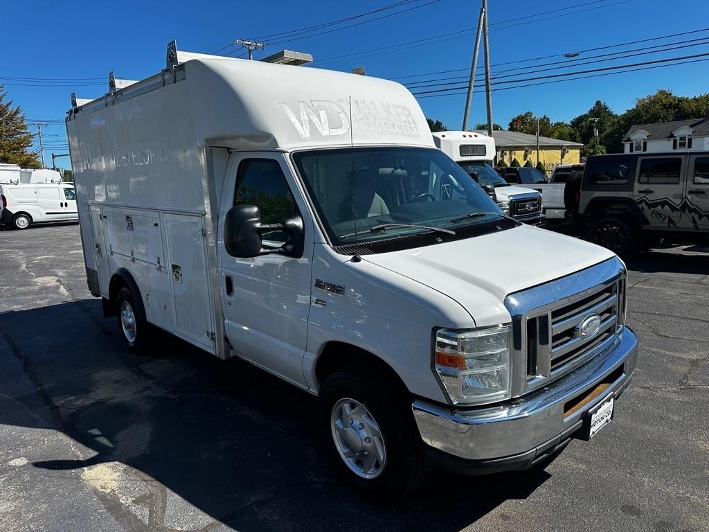 Ford Econoline Commercial Cutaway E-350 Super Duty 138" DRW 2015