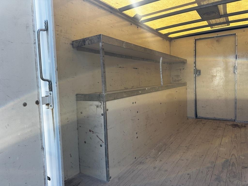 Ford Econoline Commercial Cutaway E-350 Super Duty 138" DRW 2015