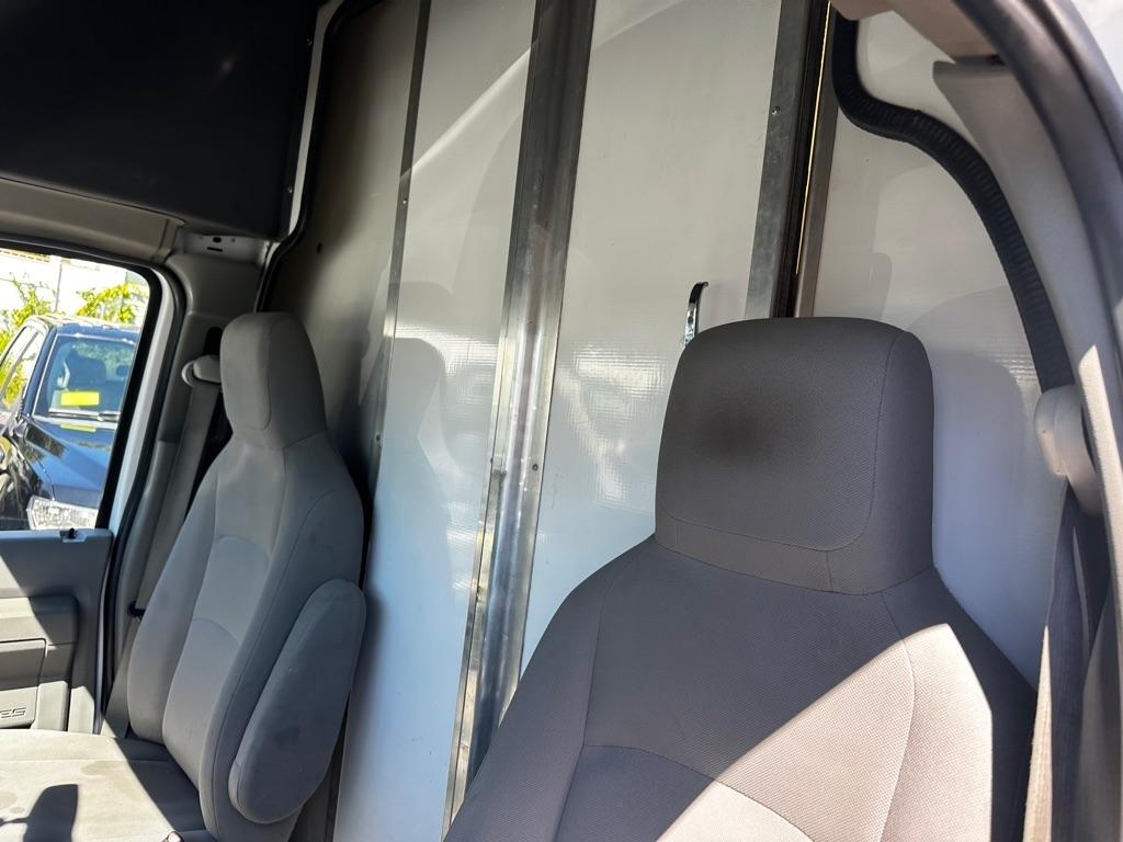 Ford Econoline Commercial Cutaway E-350 Super Duty 138" DRW 2015
