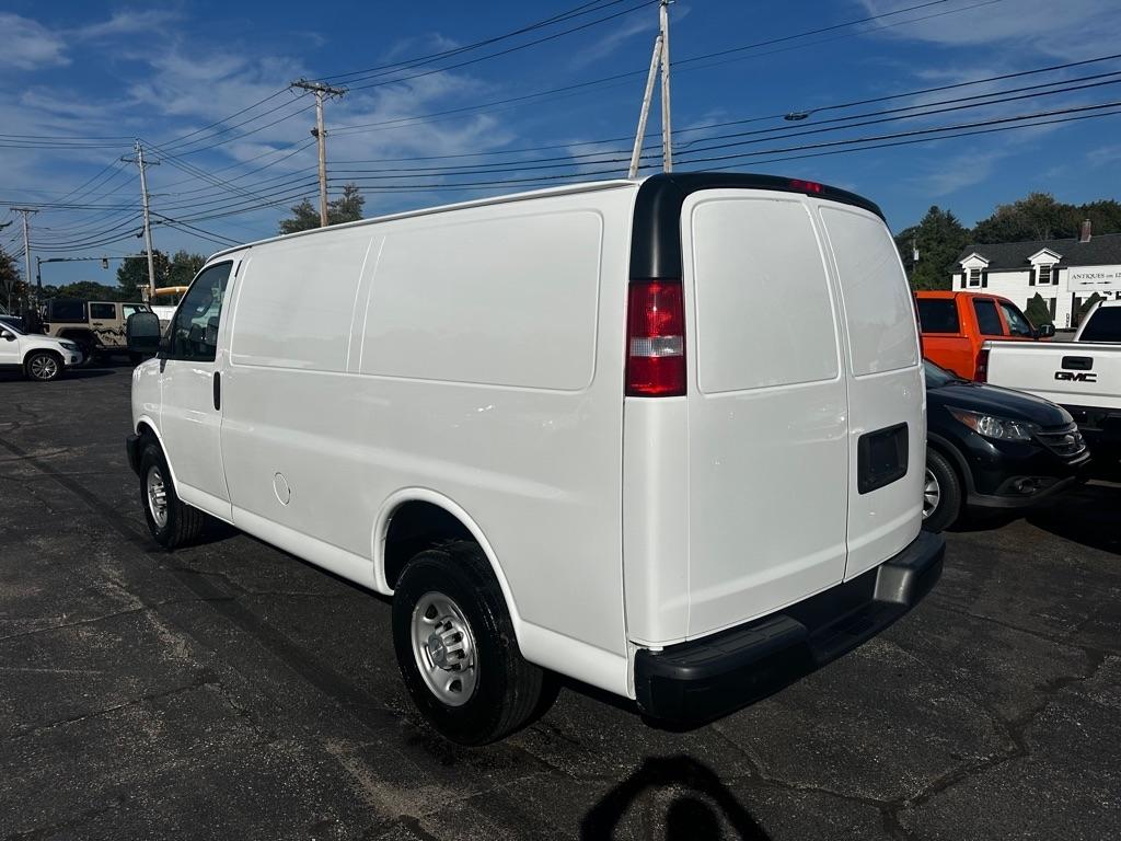 Chevrolet Express Cargo Van RWD 2500 135" 2021