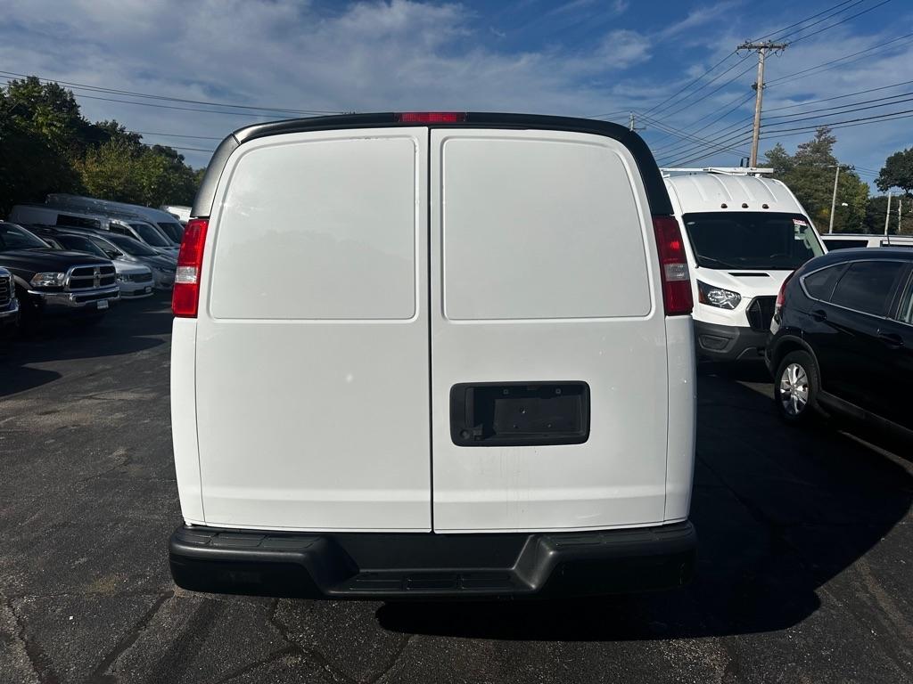 Chevrolet Express Cargo Van RWD 2500 135" 2021