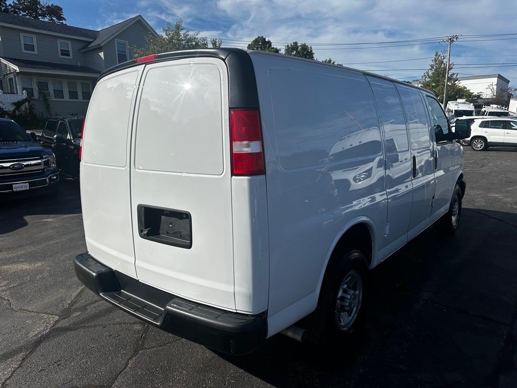 Chevrolet Express Cargo Van RWD 2500 135" 2021